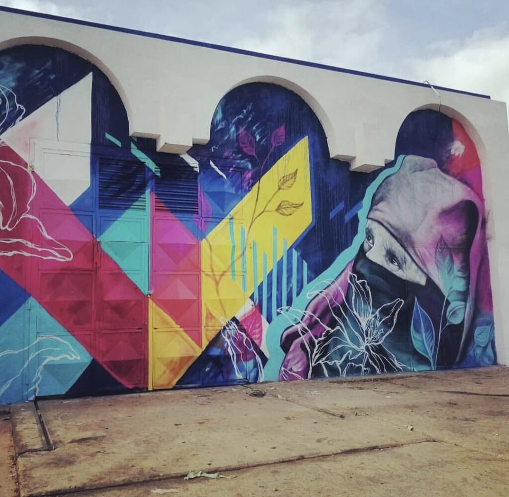 Fresque femme traditionnelle Amin Brush — street art Maroc