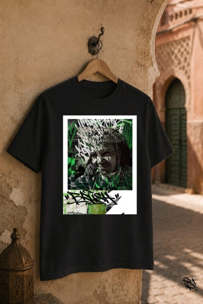T-shirt noir Amin Brush accroché, print BRUSH portrait graffiti vert et bijoux traditionnels marocains